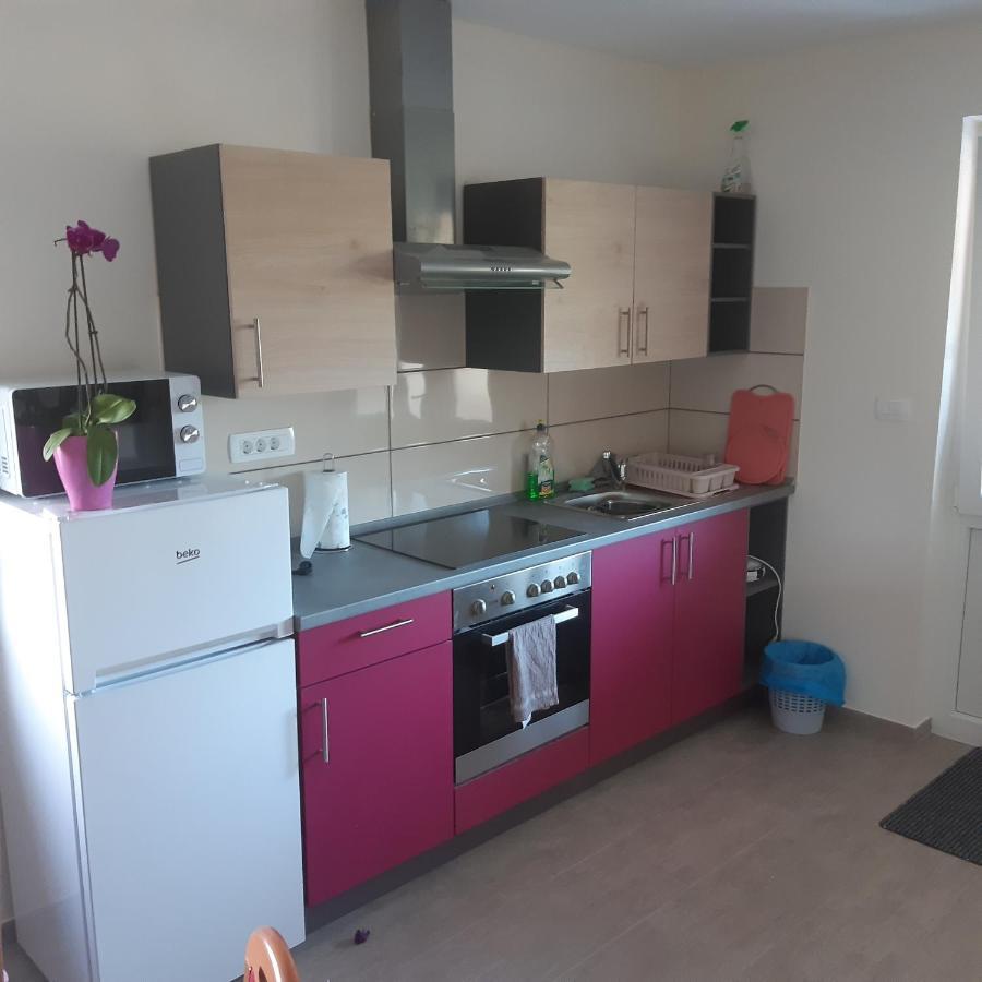 Apartma In Sobe Pilih Vipava Exteriör bild