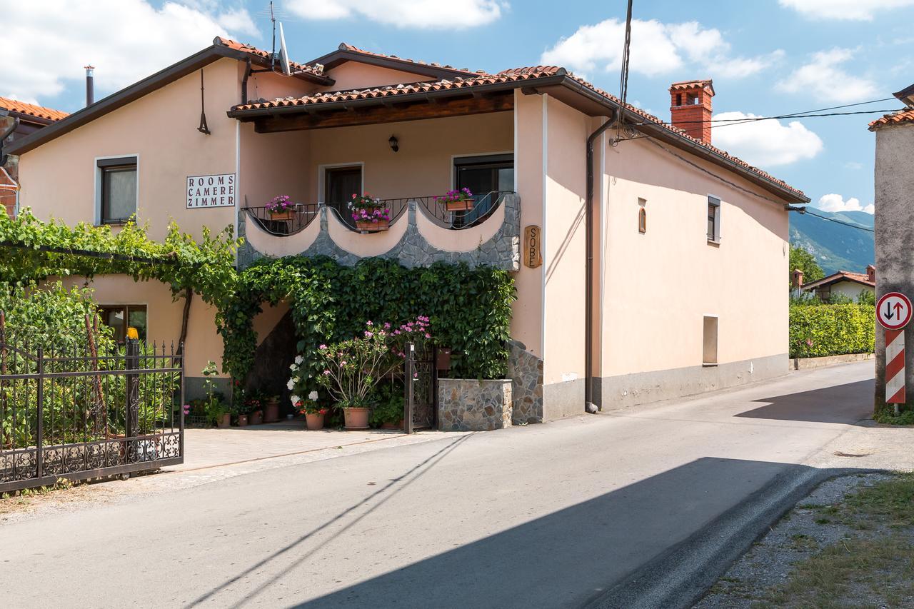 Apartma In Sobe Pilih Vipava Exteriör bild